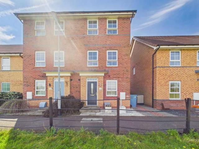 4 Bedroom Semi Detached House