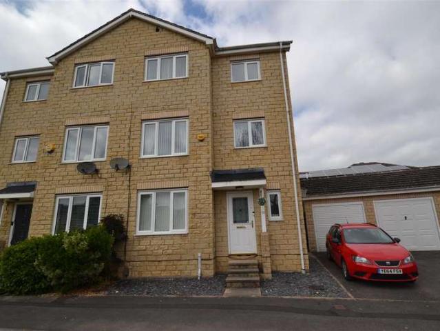 4 Bedroom Semi Detached House