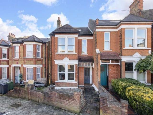 4 Bedroom Semi Detached House