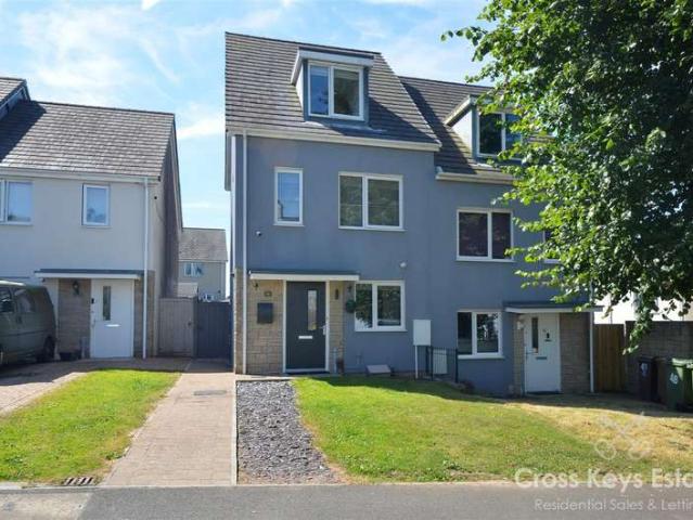 4 Bedroom Semi Detached House