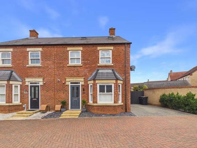4 Bedroom Semi Detached House