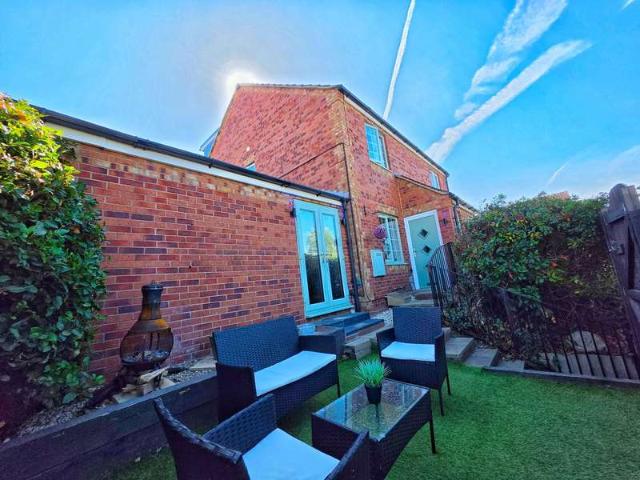 4 Bedroom Semi Detached House