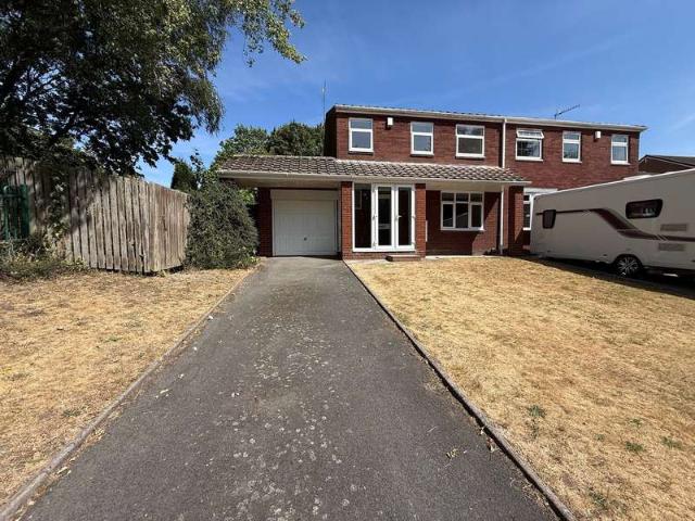 4 Bedroom Semi Detached House