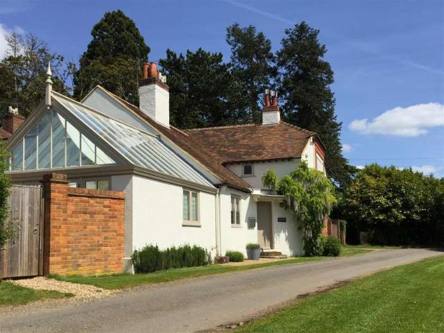 4 Bedroom Semi Detached House