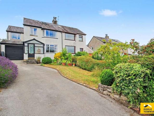 4 Bedroom Semi Detached House