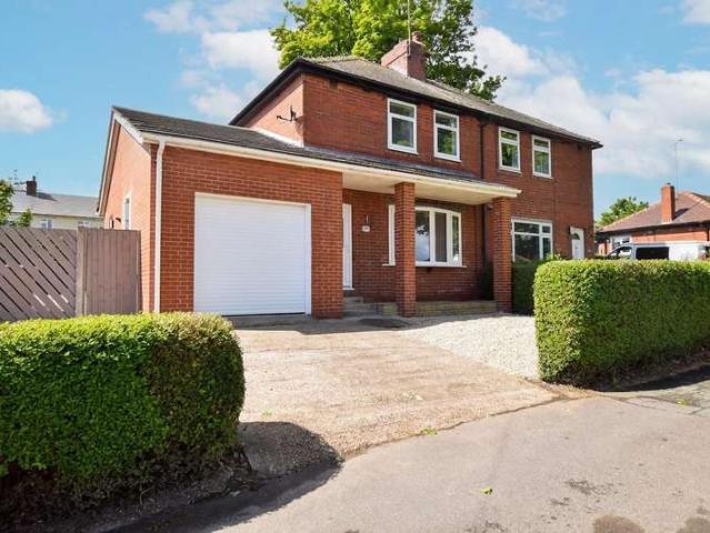 4 Bedroom Semi Detached House