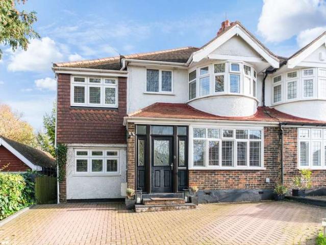 4 Bedroom Semi Detached House