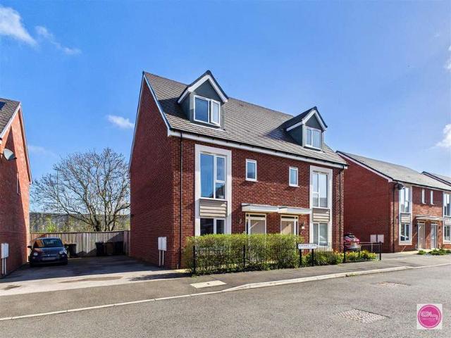 4 Bedroom Semi Detached House