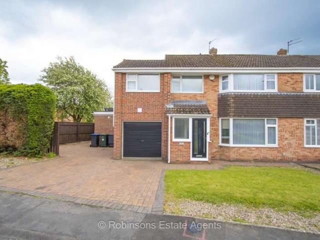4 Bedroom Semi Detached House