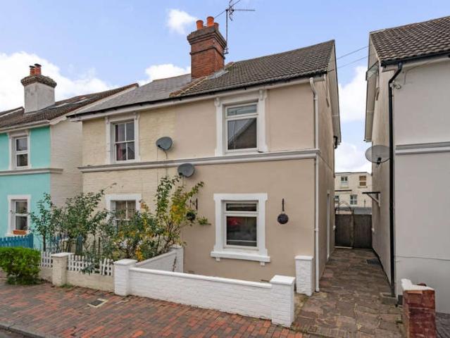 4 Bedroom Semi Detached House
