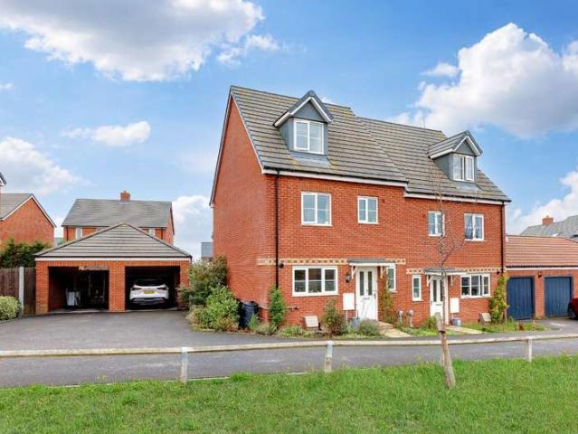 4 Bedroom Semi Detached House