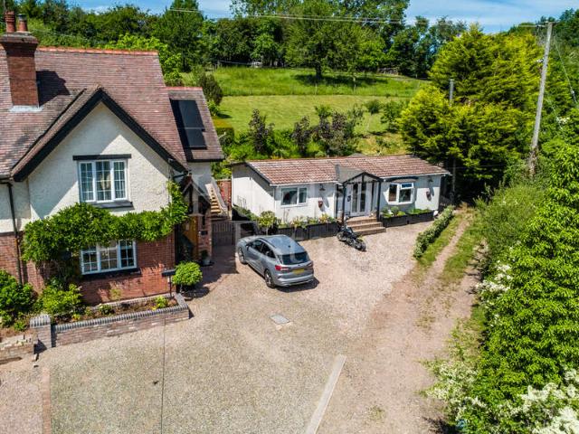 4 Bedroom Semi Detached House