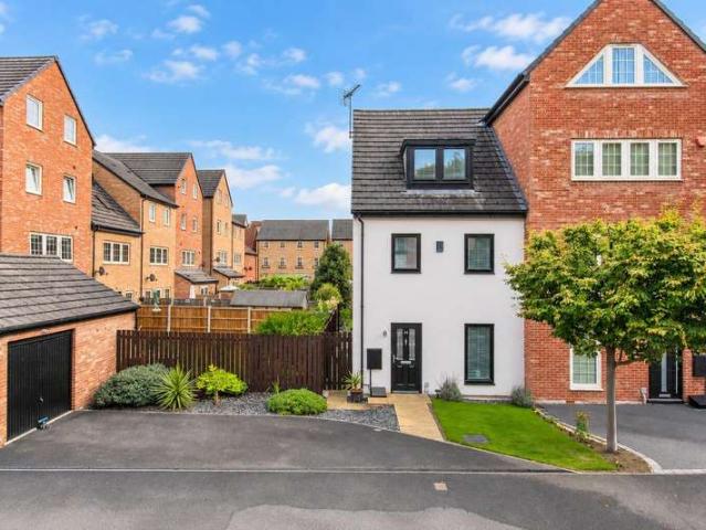4 Bedroom Semi Detached House