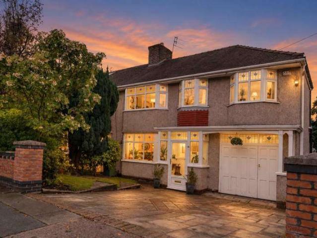 4 Bedroom Semi Detached House