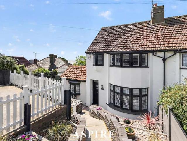 4 Bedroom Semi Detached House