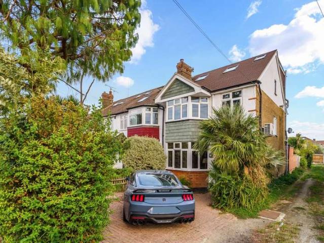 4 Bedroom Semi Detached House
