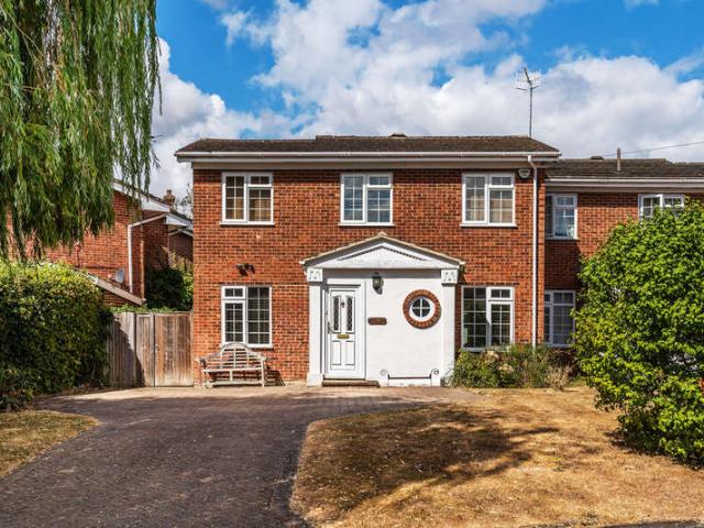 4 Bedroom Semi Detached House