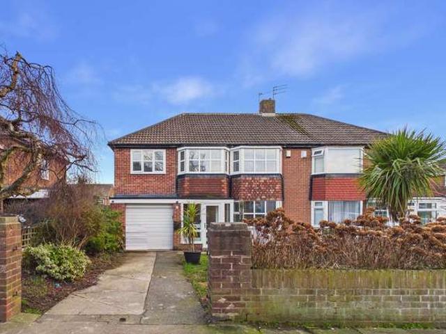4 Bedroom Semi Detached House