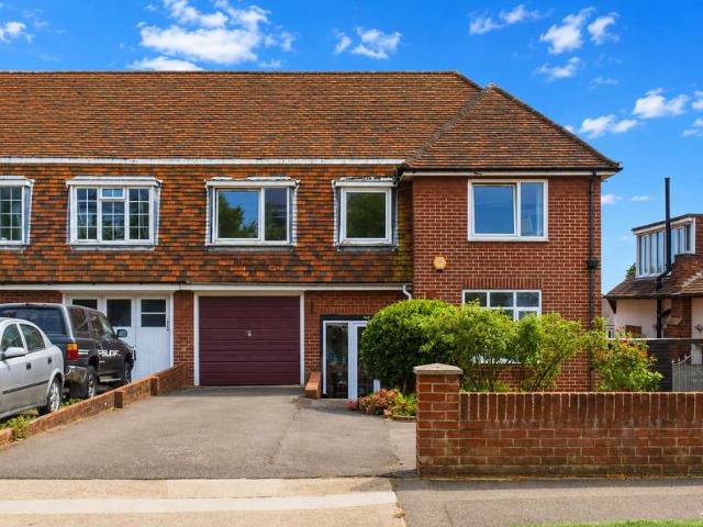 4 Bedroom Semi Detached House