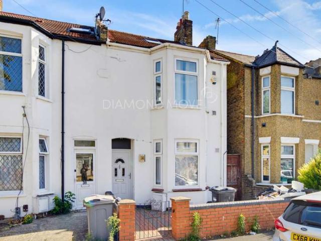 4 Bedroom Semi Detached House