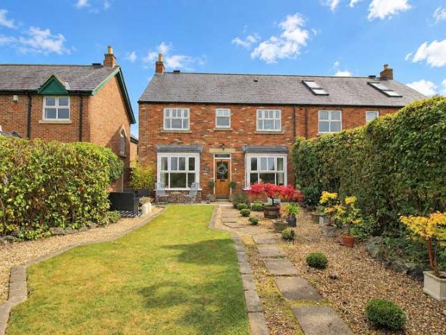 4 Bedroom Semi Detached House