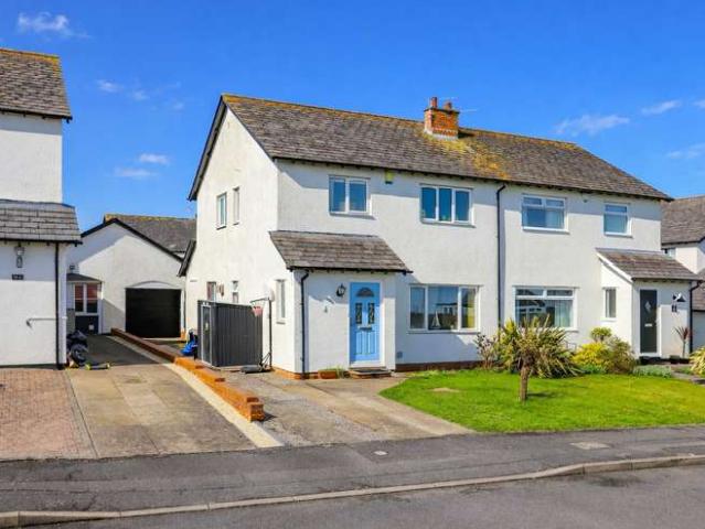 4 Bedroom Semi Detached House