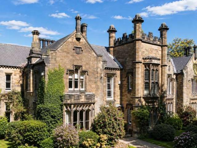 4 Bedroom Semi Detached House