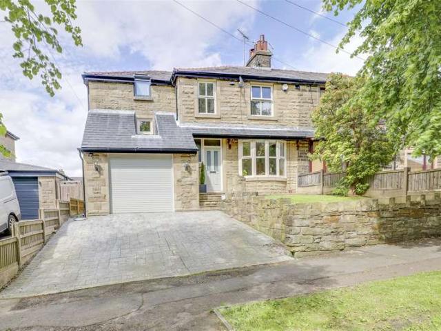 4 Bedroom Semi Detached House