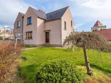 4 Bedroom Semi Detached House
