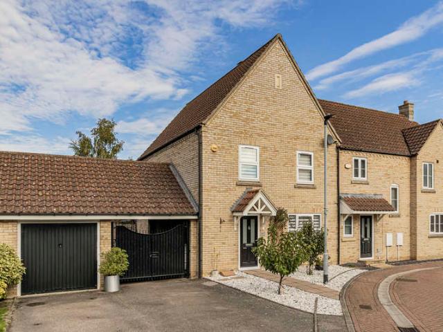 4 Bedroom Semi Detached House