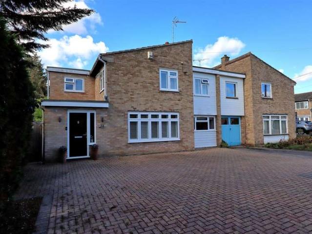 4 Bedroom Semi Detached House