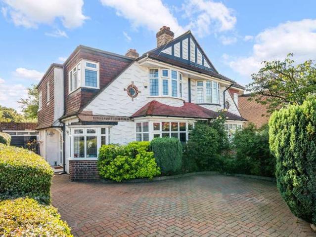 4 Bedroom Semi Detached House
