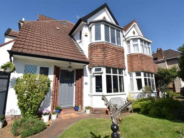 4 Bedroom Semi Detached House