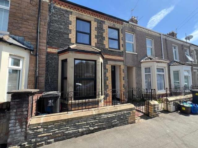 4 Bedroom Semi Detached House