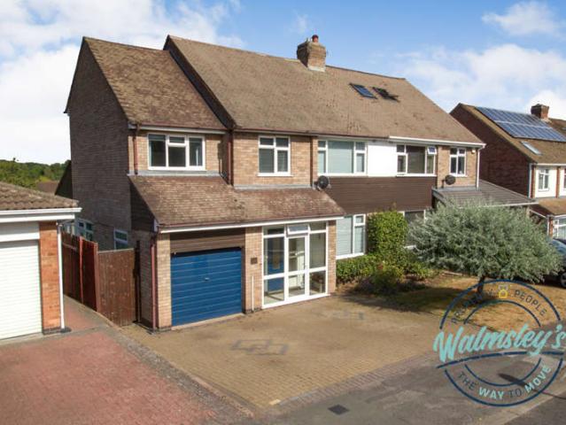 4 Bedroom Semi Detached House