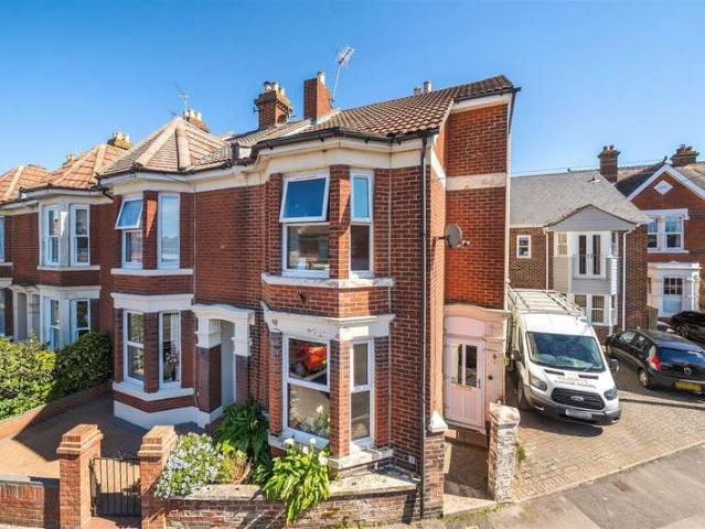 4 Bedroom Semi Detached House