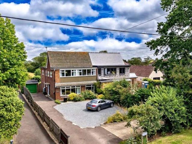 4 Bedroom Semi Detached House
