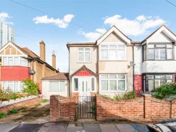 4 Bedroom Semi Detached House