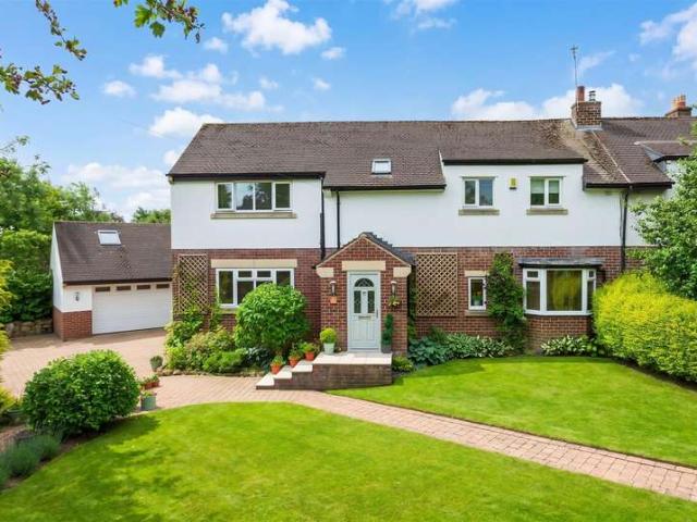 4 Bedroom Semi Detached House