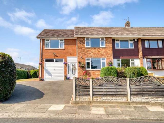 4 Bedroom Semi Detached House