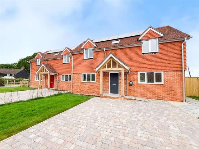 4 Bedroom Semi Detached House