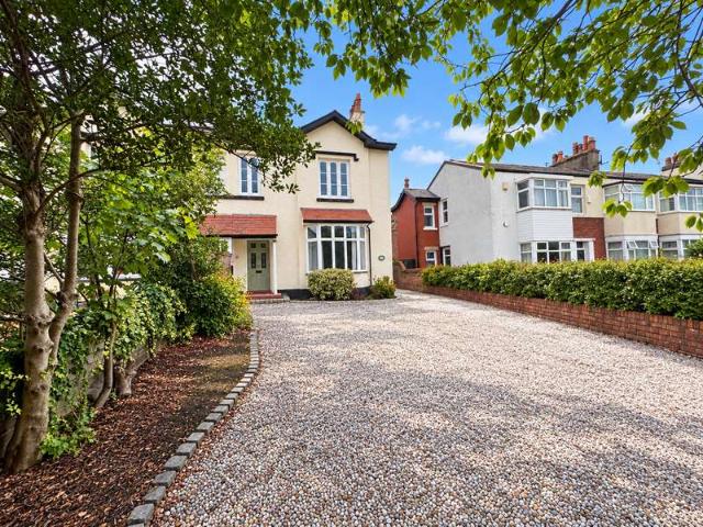 4 Bedroom Semi Detached House