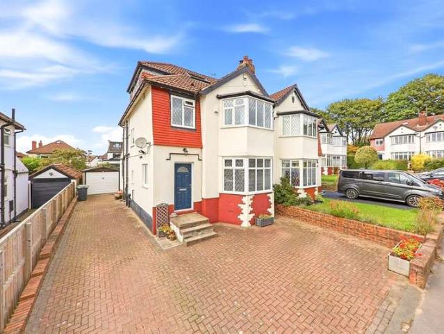 4 Bedroom Semi Detached House