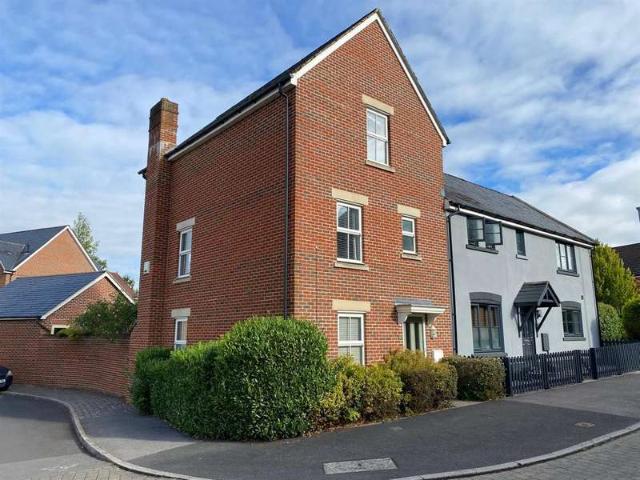 4 Bedroom Semi Detached House