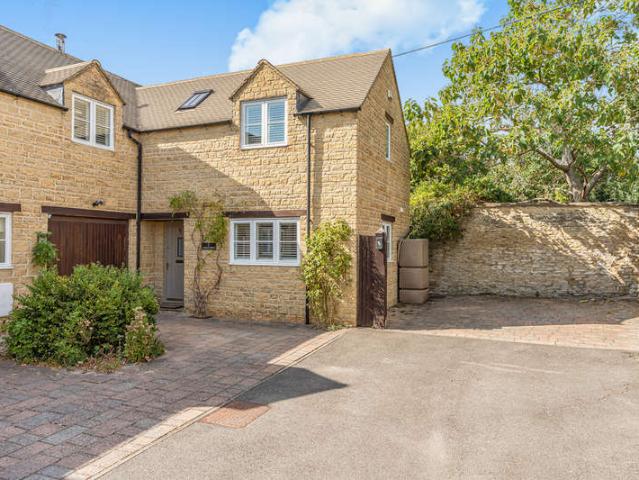 4 Bedroom Semi Detached House