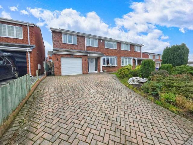 4 Bedroom Semi Detached House