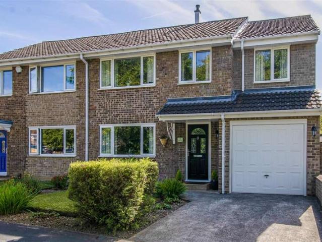 4 Bedroom Semi Detached House