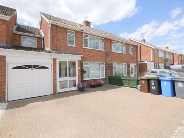 4 Bedroom Semi Detached House