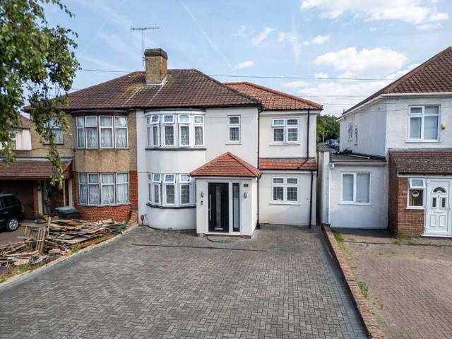 4 Bedroom Semi Detached House
