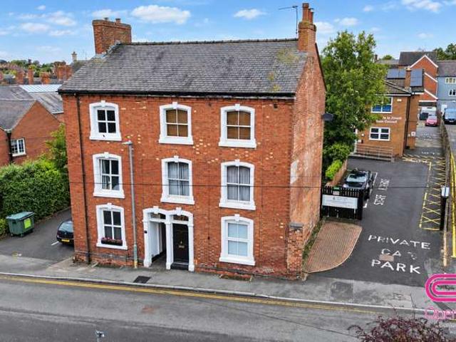 4 Bedroom Semi Detached House